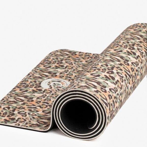 Johnny Was Calme Earth Leopard Yoga Mat Set & Carrying Bag Set NEW - Picture 1 of 16